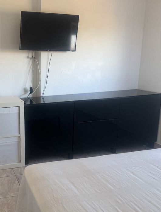 Aparadores em MDF pretos