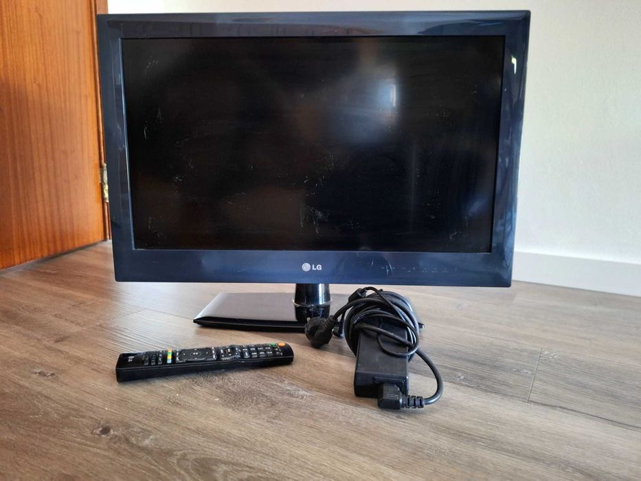 TV LG 26LE3300 com cabo e comando - para peças ou arranjo