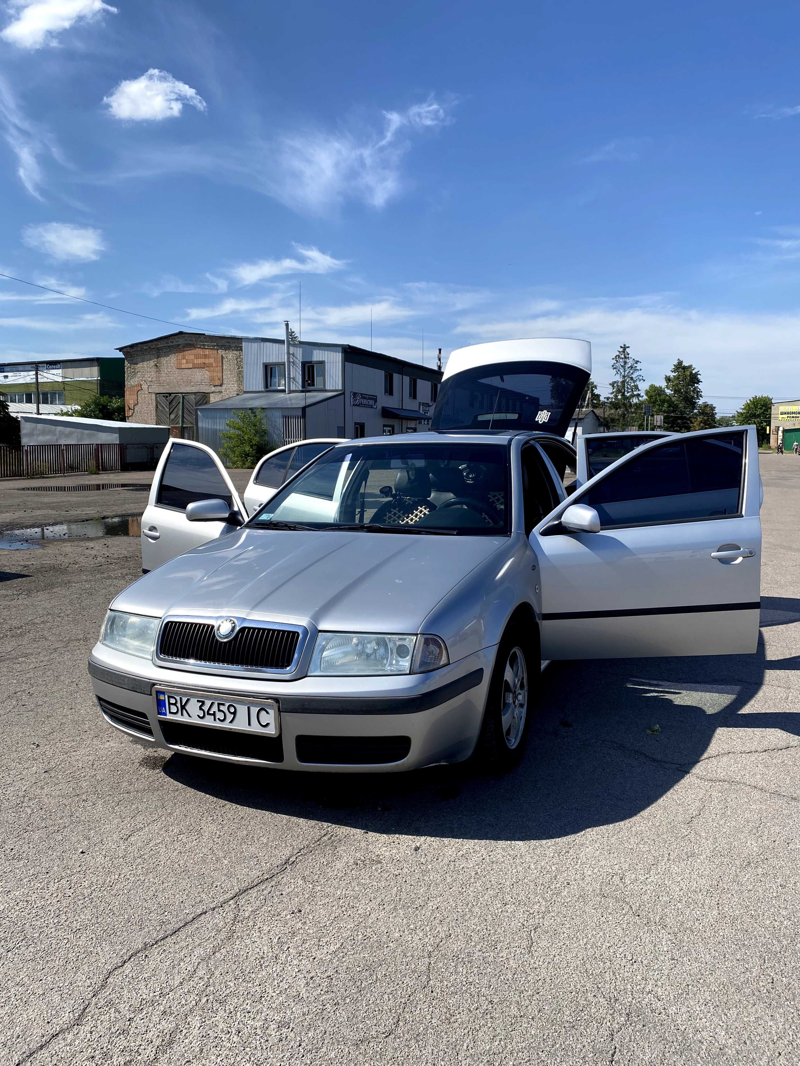 Автомобіль Skoda tur