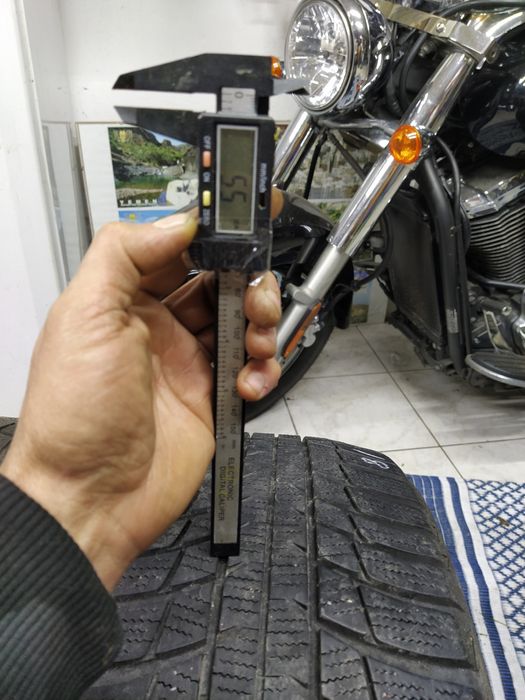 Cena za 2 Opony zimowe 235/45r18 BRIDGESTONE