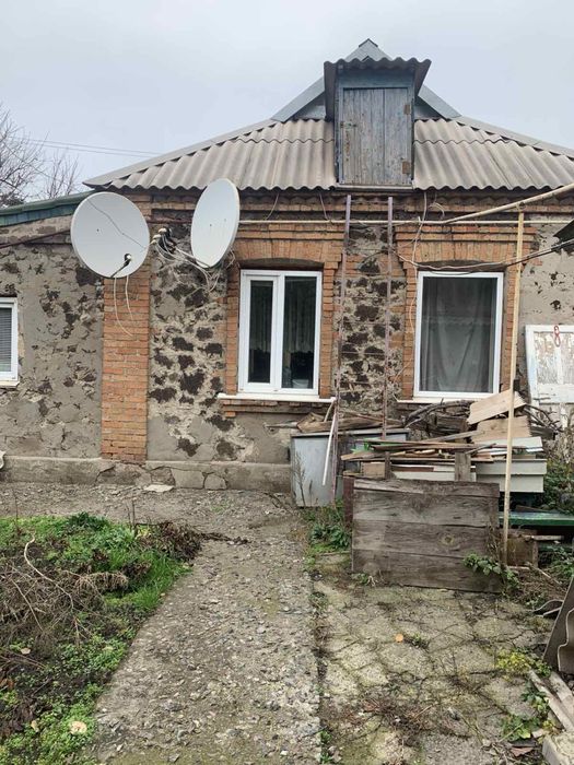 Продаж будинку в долгинцевському районі