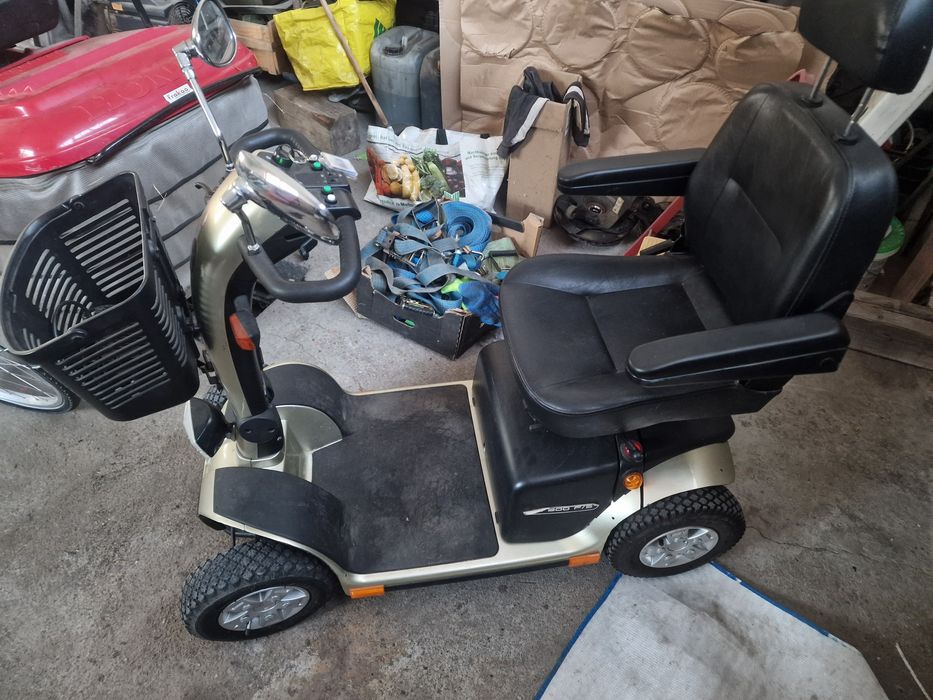 Wózek inwalidzki elektryczny