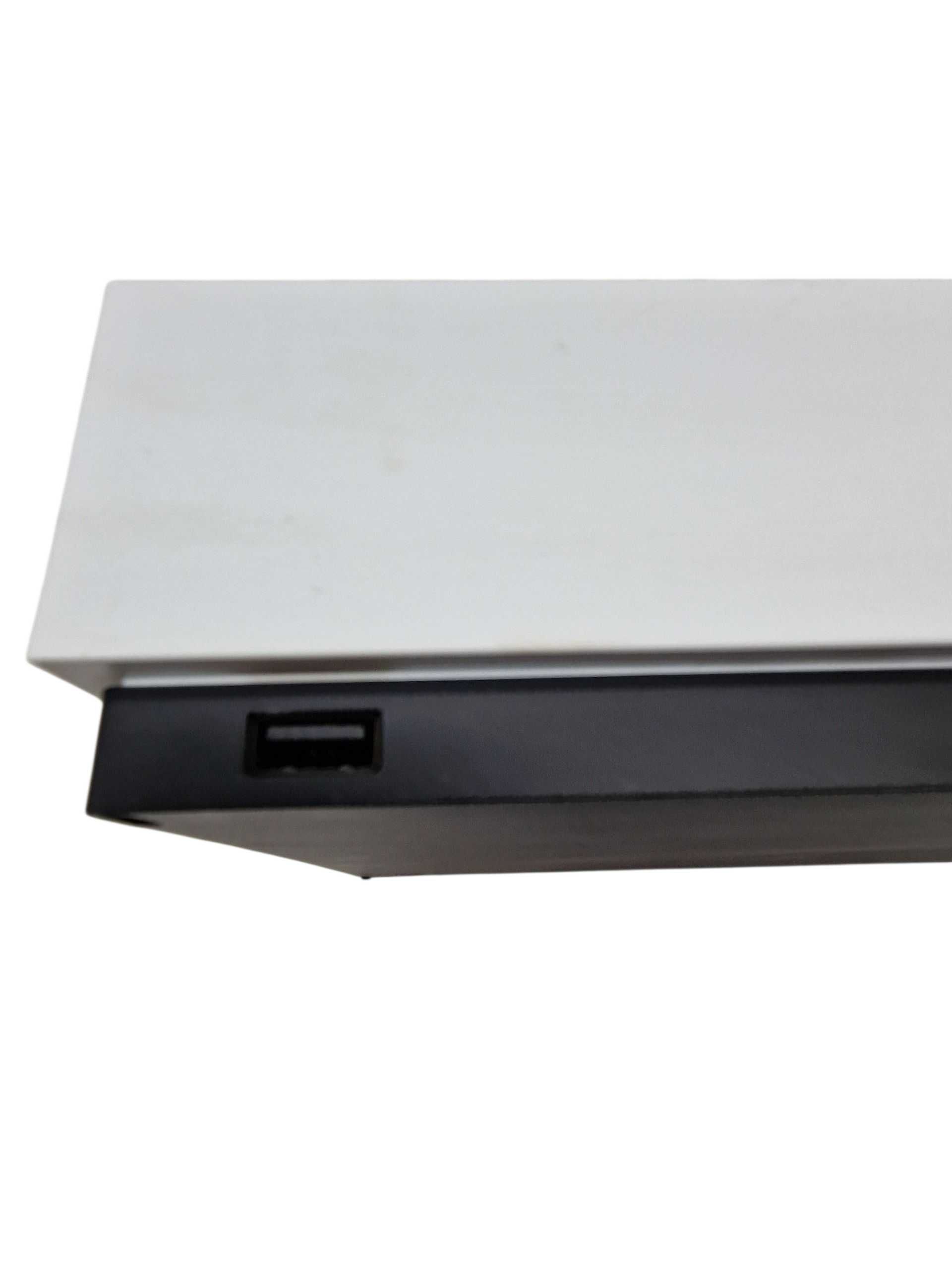 Konsola  XBOX ONE S ALL DIGITALL 1 TB bdb stan