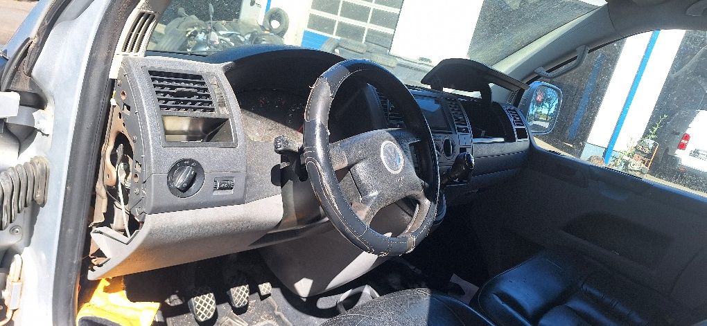 Volkswagen Transporter T5 caly na części