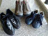 Chuteiras e botas tamanho 34
