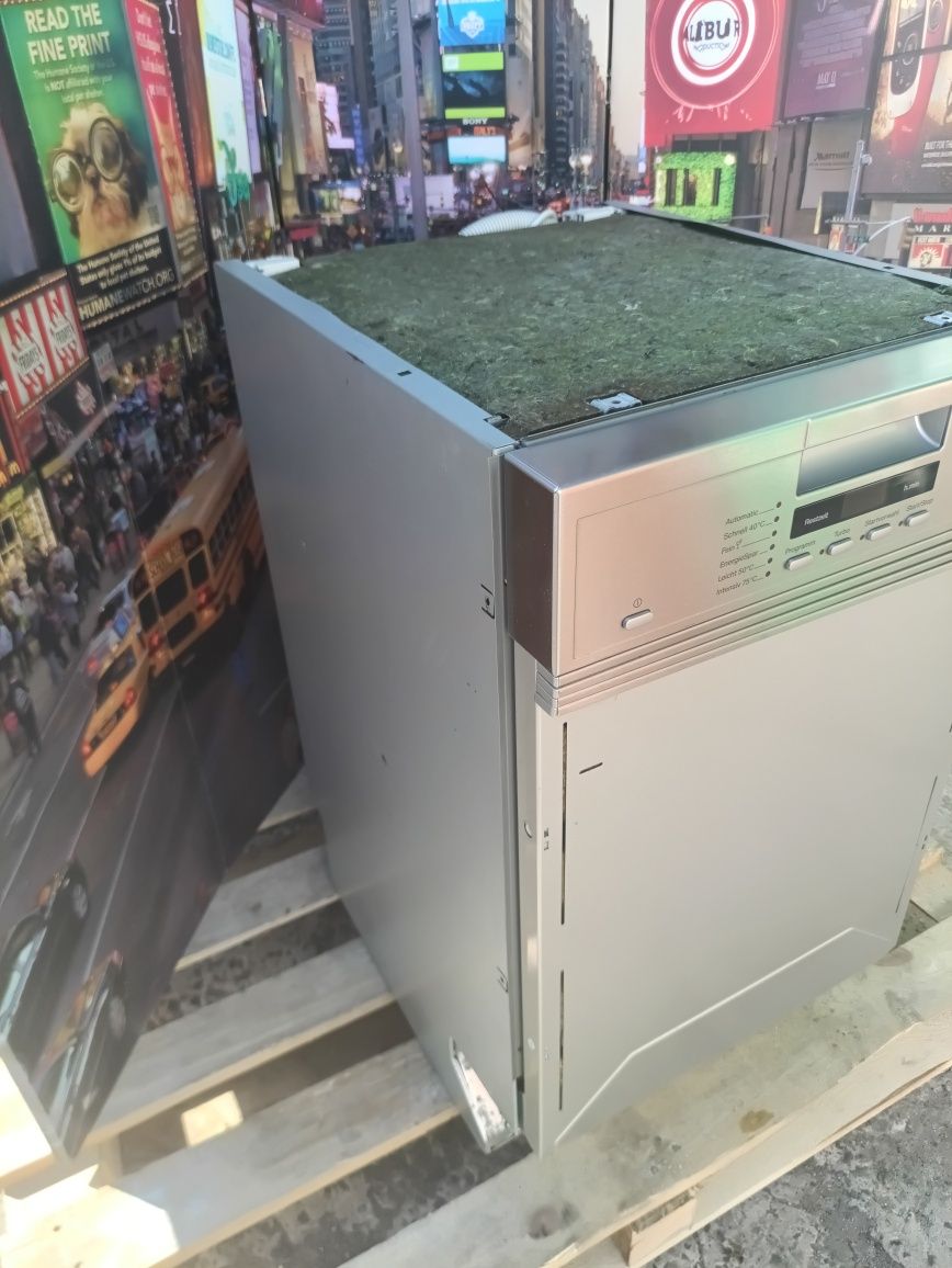 Вузька посудомийна машина Miele G 4600 SCi  ширина 45 см.