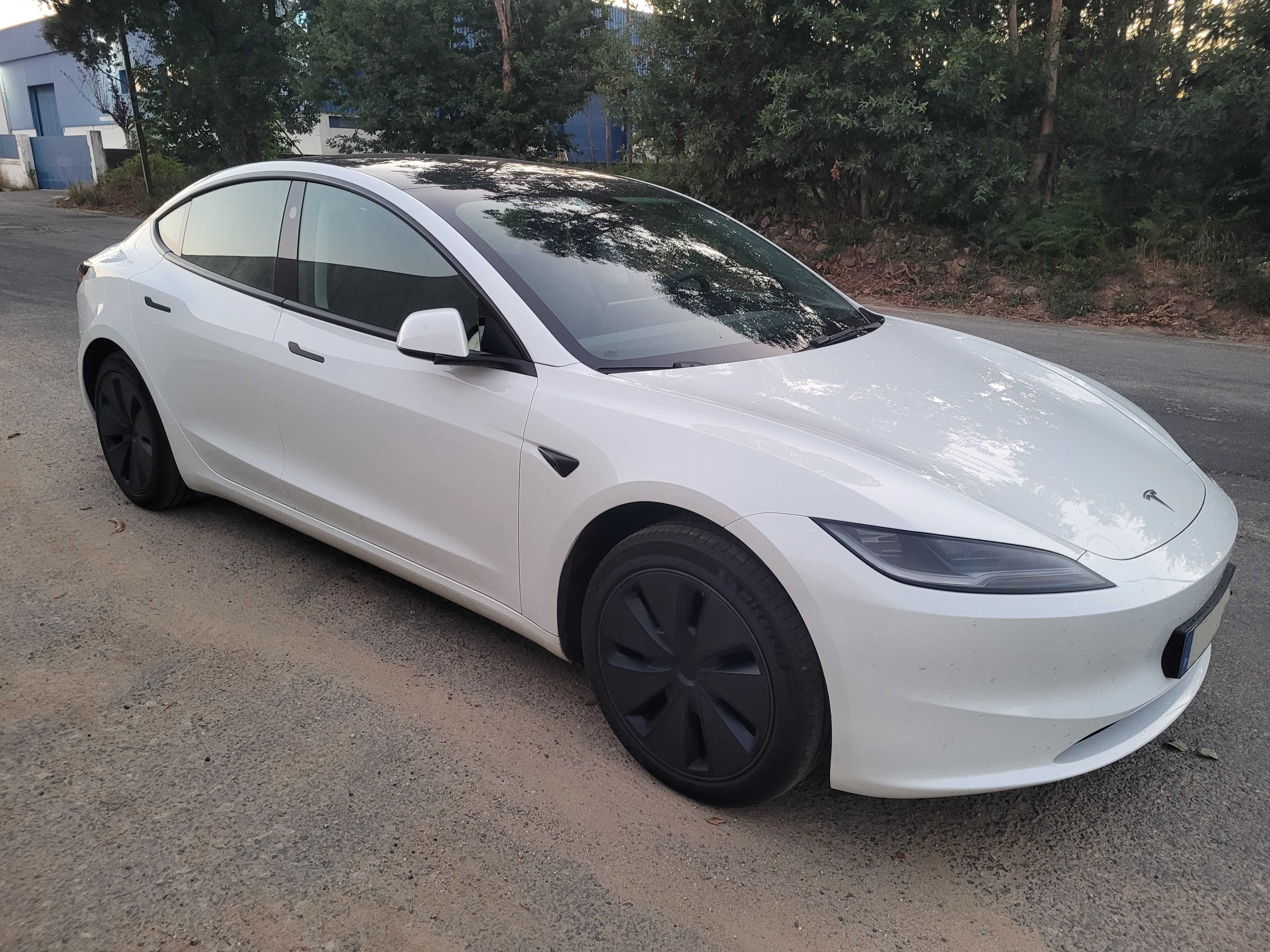 Tesla Model 3 2024 com novo (Highland de 2024 com 20.000Km)
