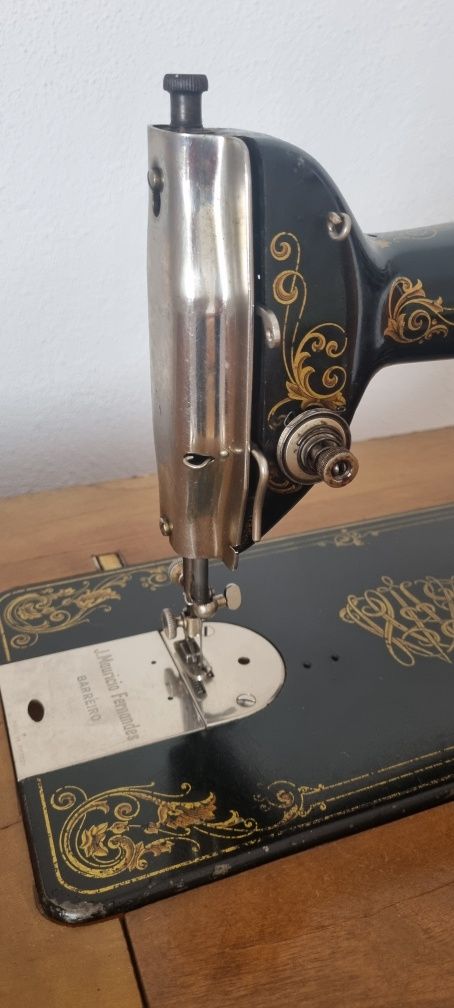 Maquina costura antiga