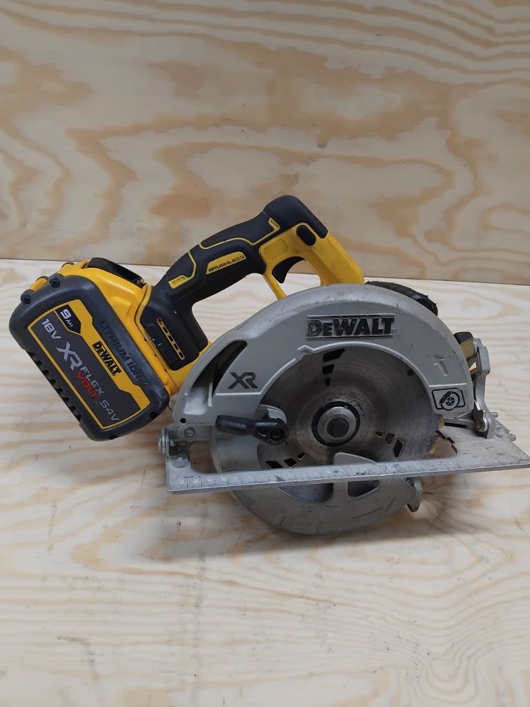 Dewalt dcs 570 pilarka ręczna z akumulatorem 9Ah