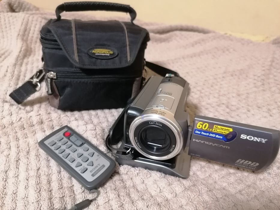 Видеокамера  Sony Handycam DCR - SR80 60GB HDD CAMCORDER + BONUS