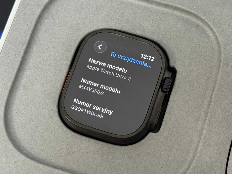 Apple Watch Ultra 2 49mm Black Titanium Case Trail Loop M/L
