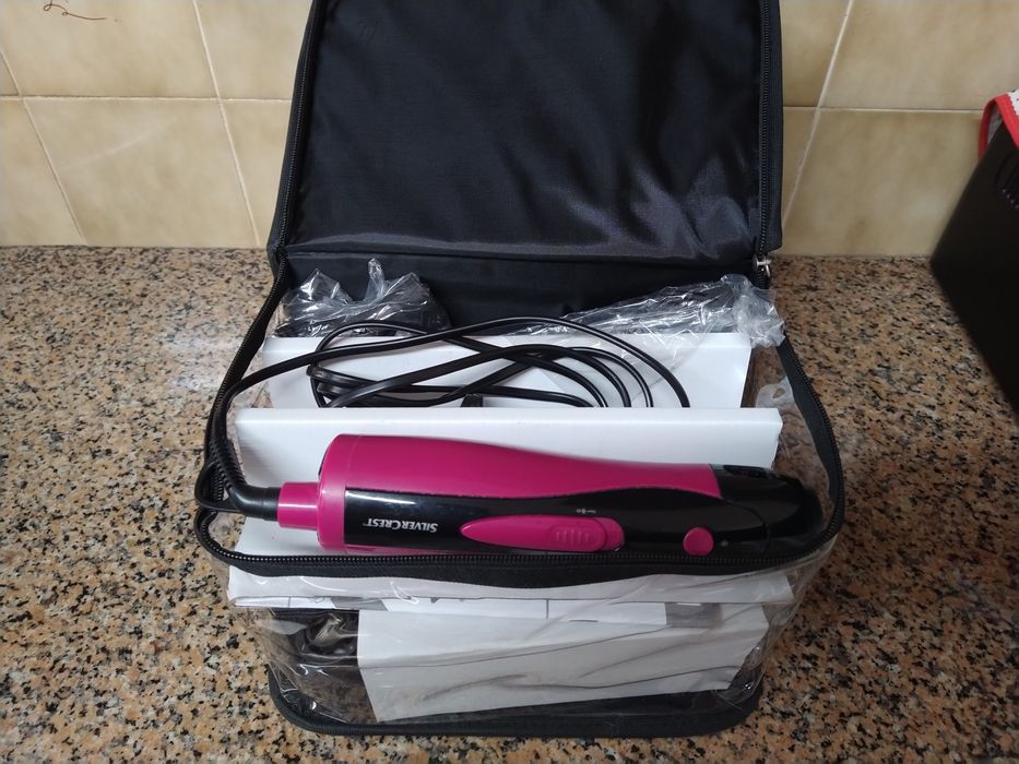 Secador de cabelo com escovas rolos casa quarto apartamento vivenda.