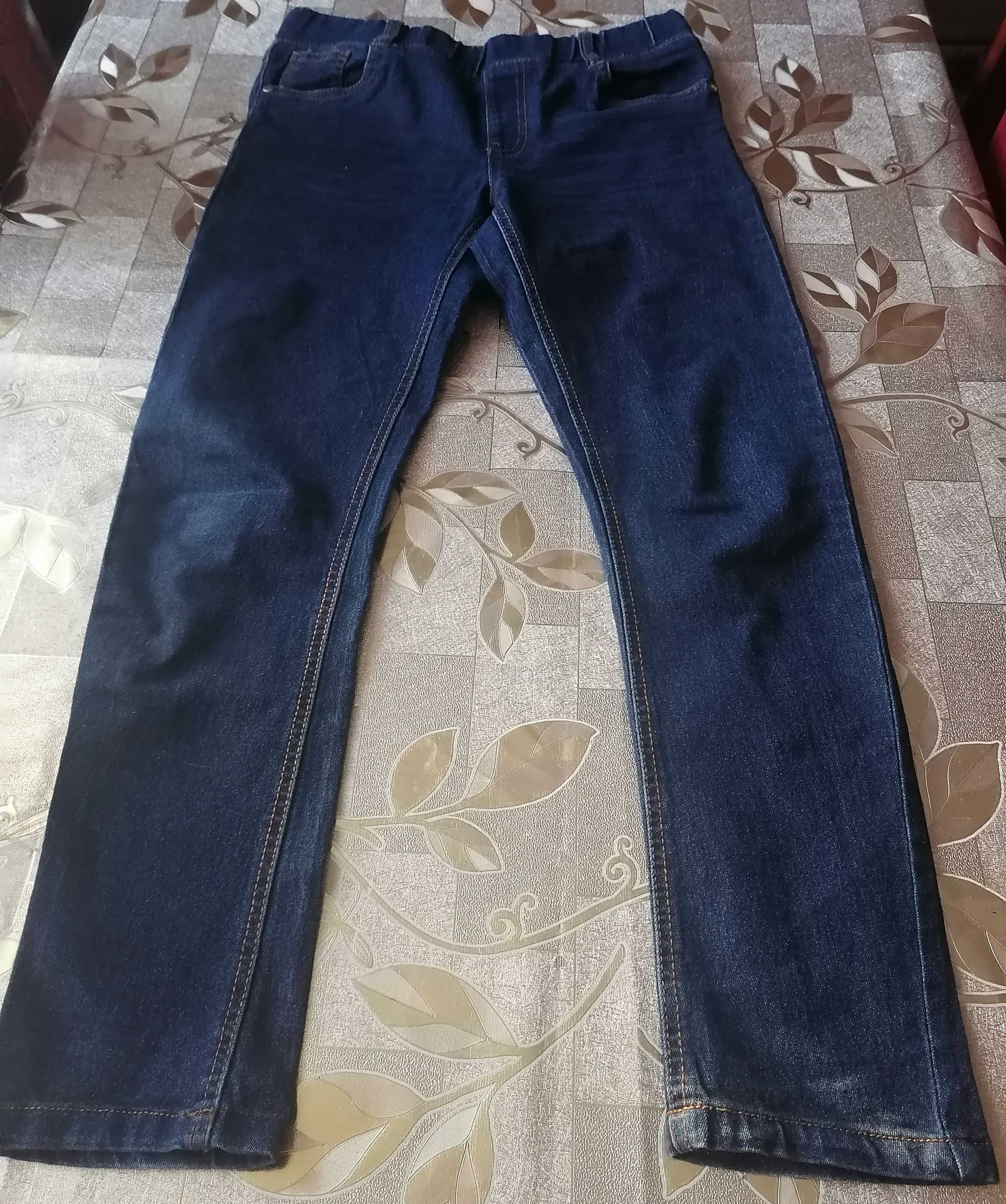 Czarne jeanse na gumce - rozmiar S/M