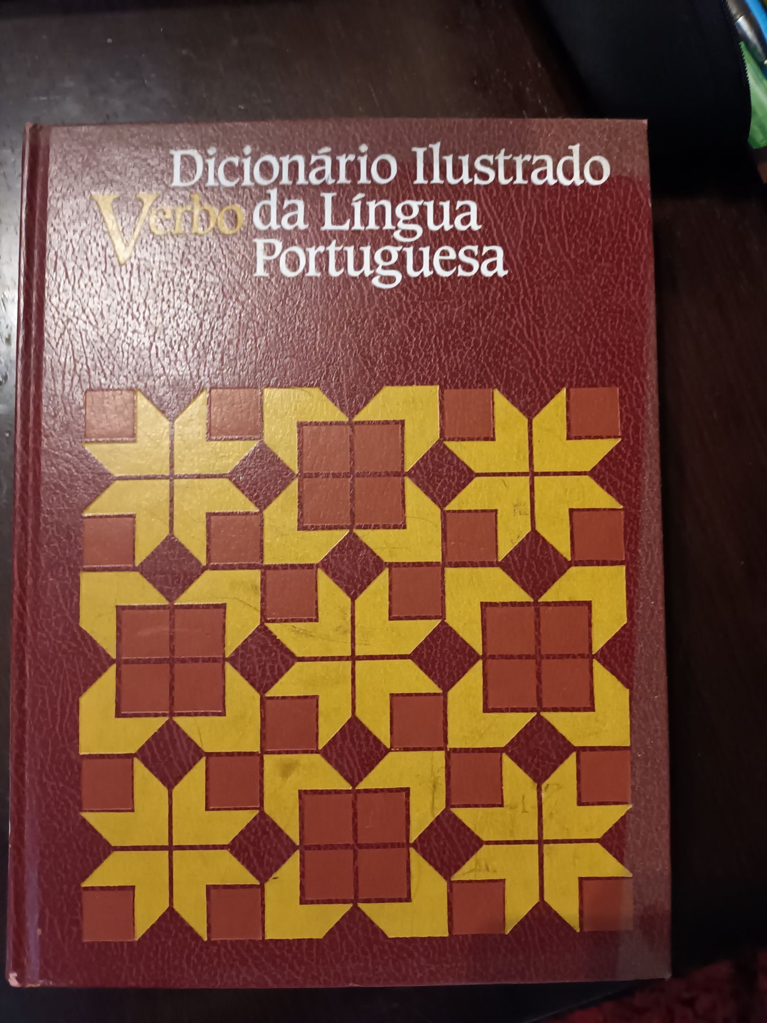 Dicionários ilustrados