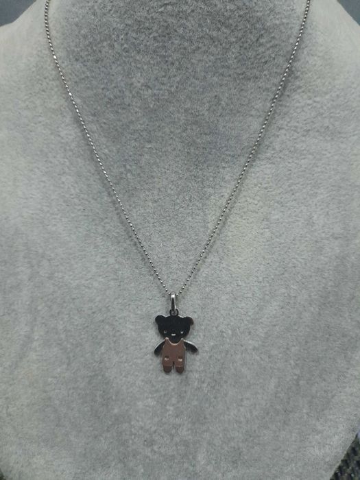 Colares e pulseiras em prata