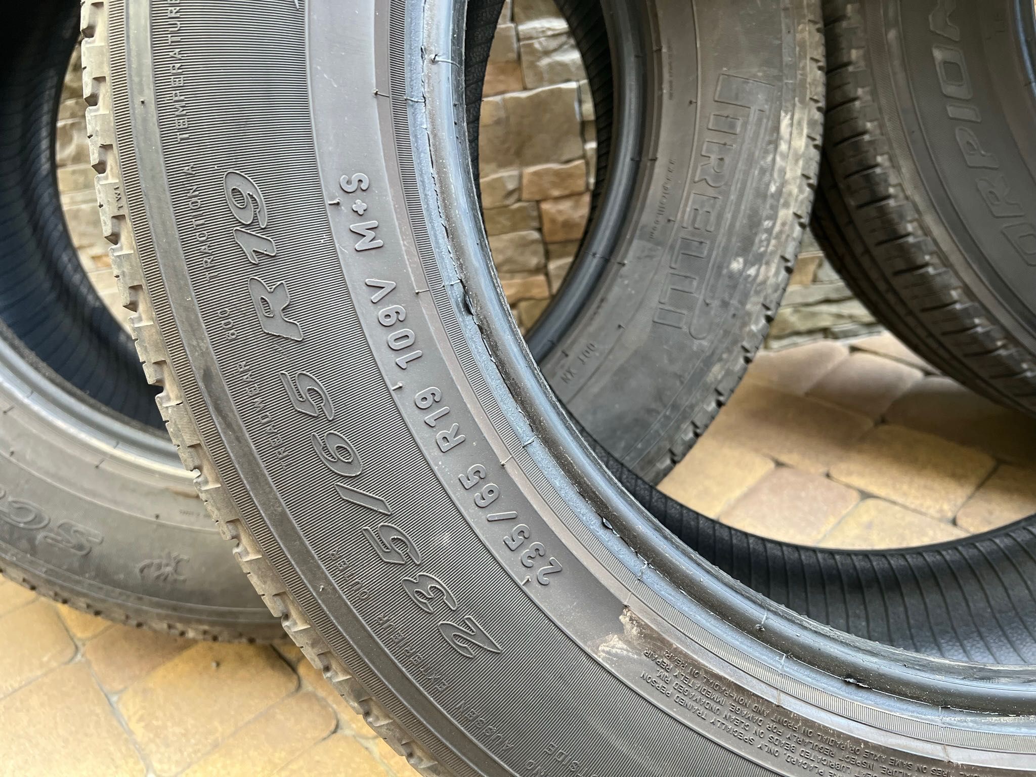 Резина Pirelli Scorpion Verde 235/65 R19 109V в чудовому стані