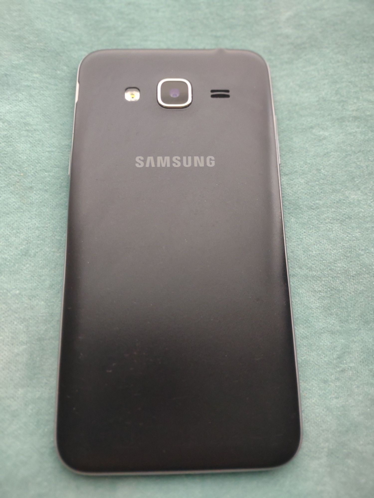 Samsung Galaxy J3 1.5/8 GB Idealny