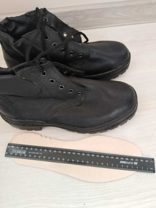 Спец взуття, нове чоловіче та жіноче.