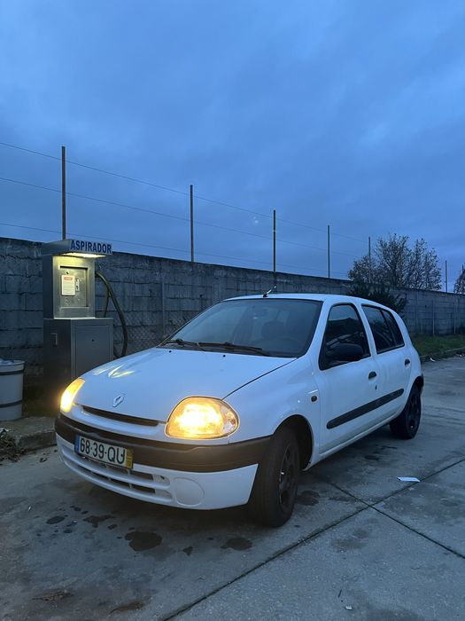Renault clio 1.2 do ano 2000