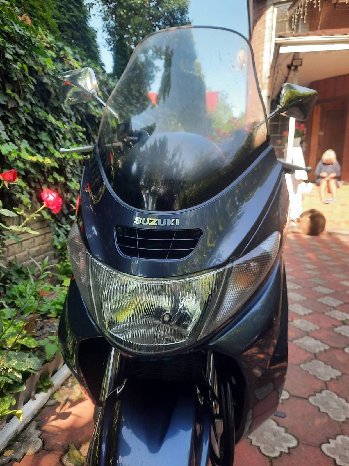 Продам скутер  Suzuki Skyway