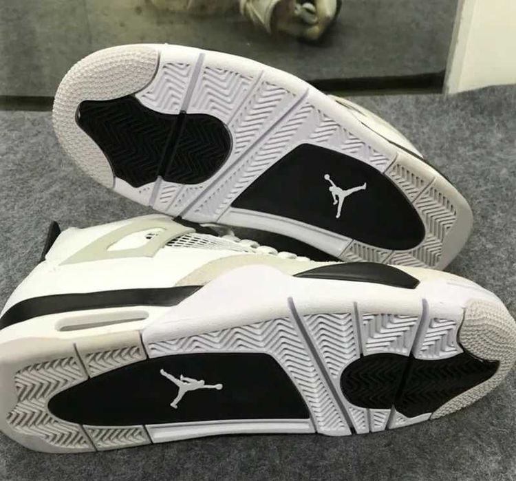 Buty-Trampk-Jordan Air Jordan 4 retro "military black"R.40