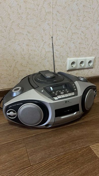 Магнітофон, комплект, стан новий