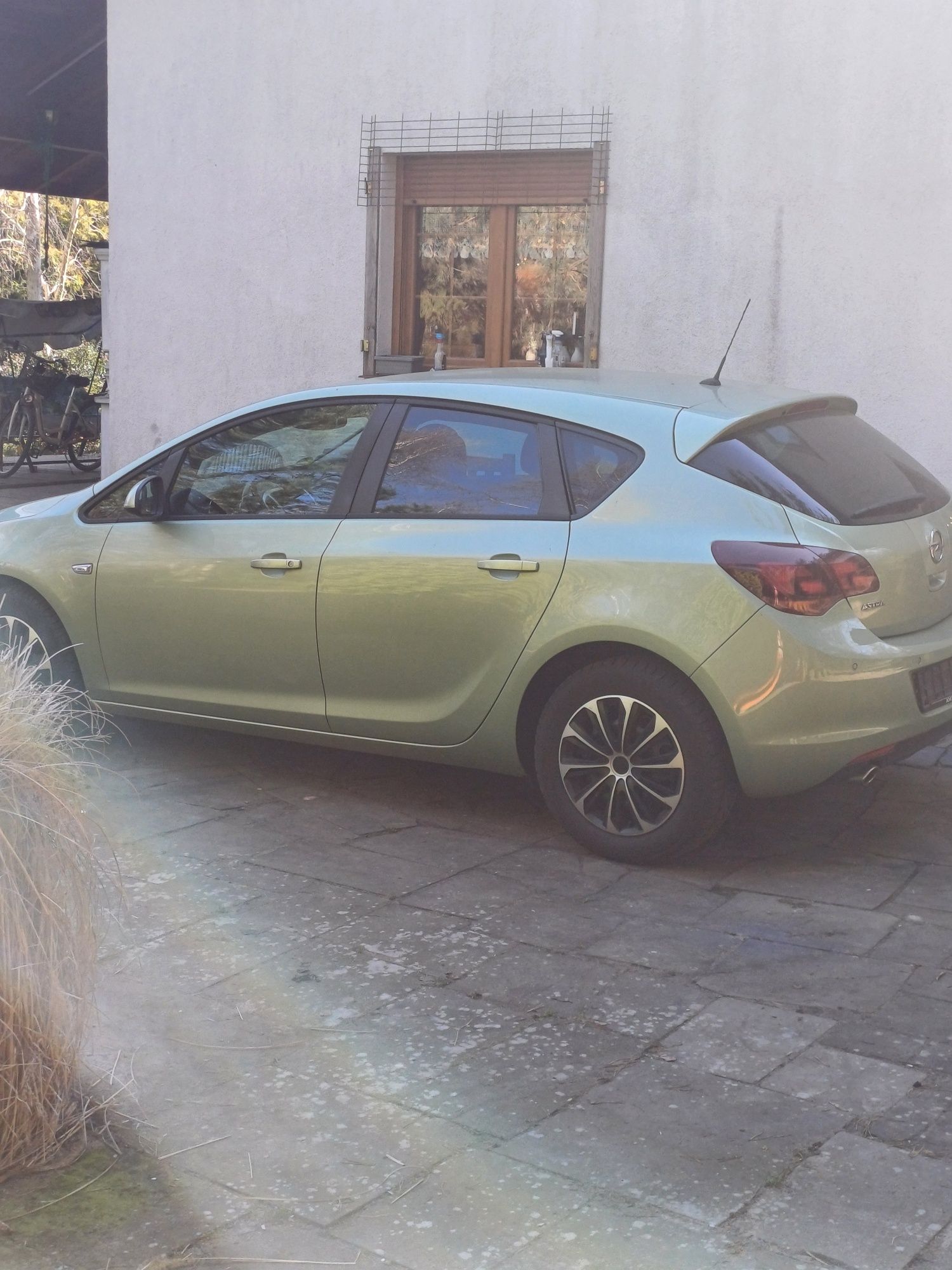 Opel Astra 1.4 turbo sprowadzona ładna bogate wyposażenie