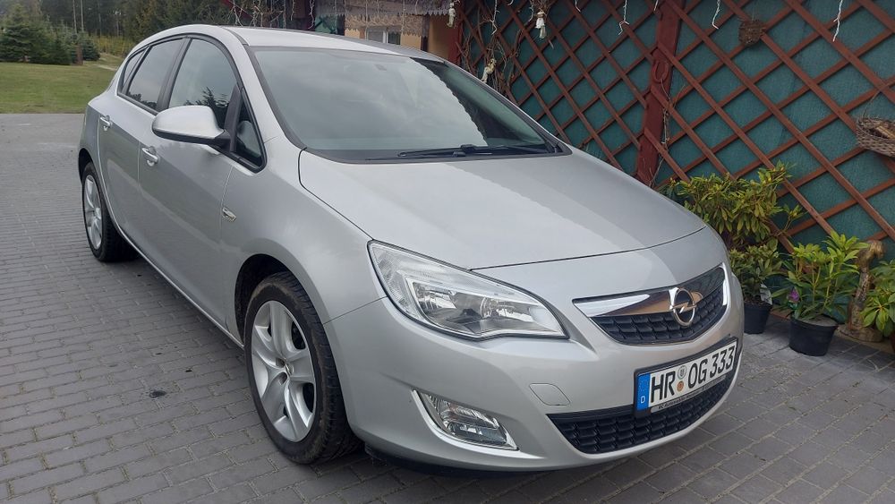 Opel Astra 1.4V Benzyna Rok produkcji 2011 !!!