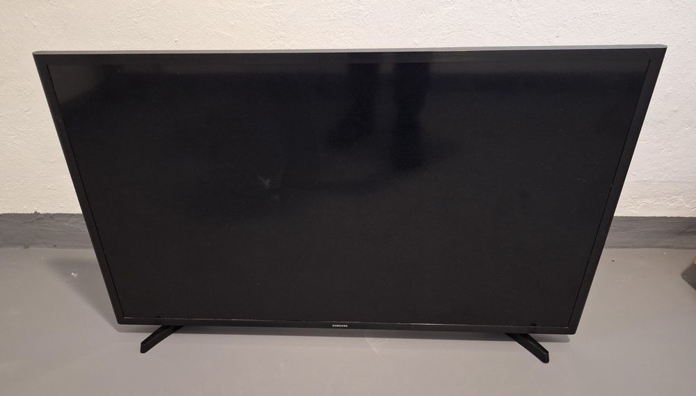 Telwizor Samsung UE40J5200AW