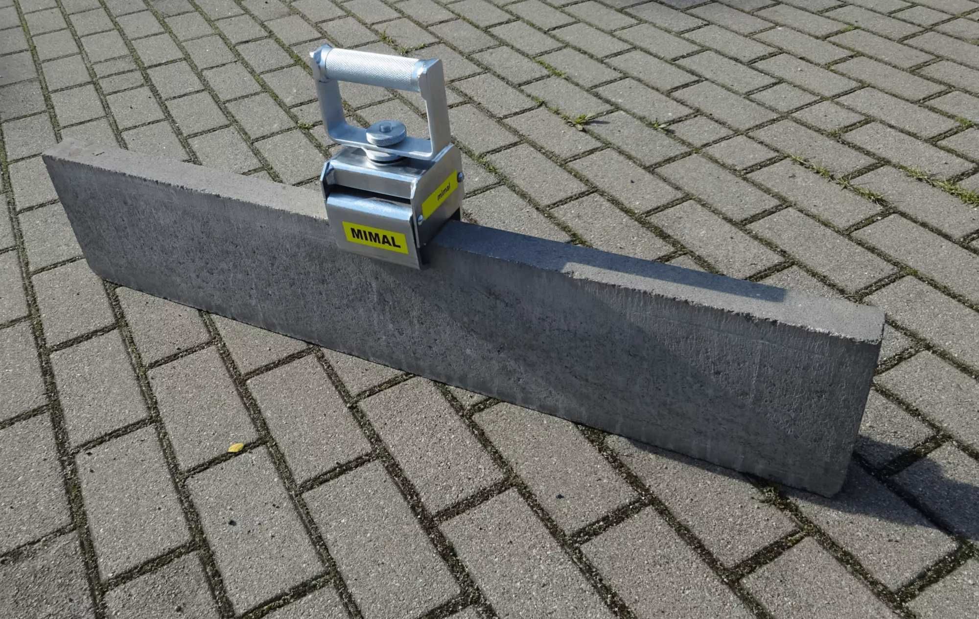 Ręczny chwytak walizkowy Mimal RCW do obrzeży betonowych
