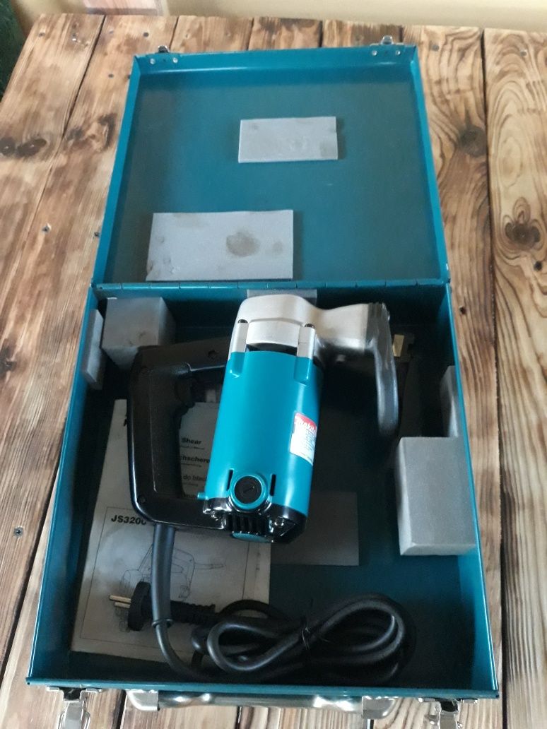 Листові ножиці для металу,электро ножницы. Makita JS3200