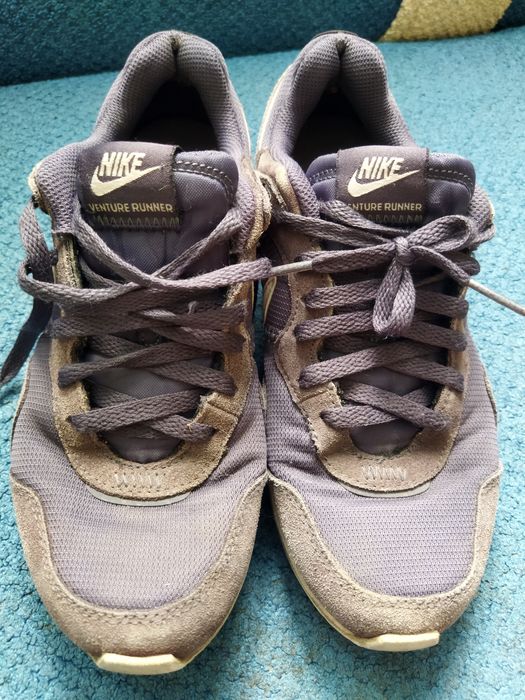 Кросівки Nike venture runner.