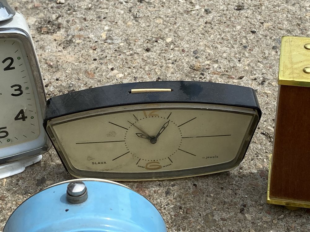 Komplet zegarków budzików retro 7 sztuk