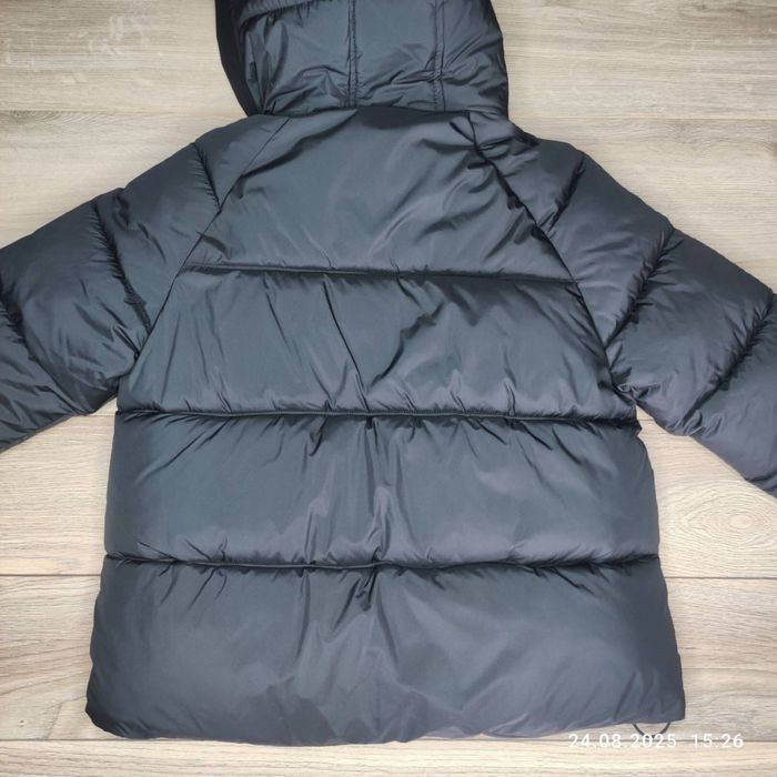 Зимова куртка на дівчину