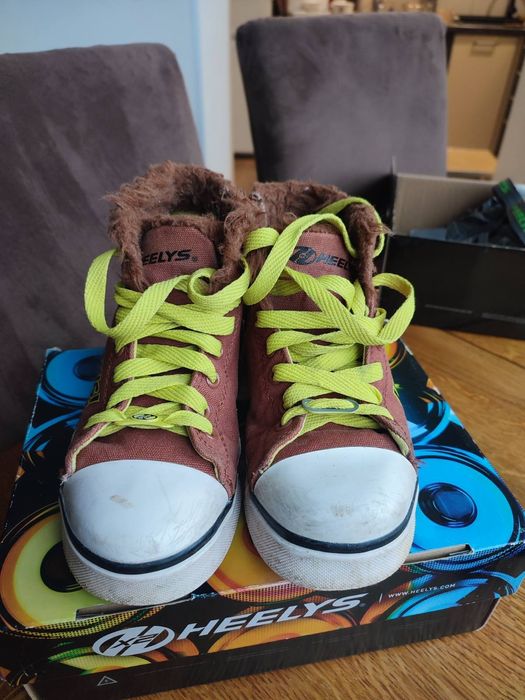 Роликові кеди HEELYS