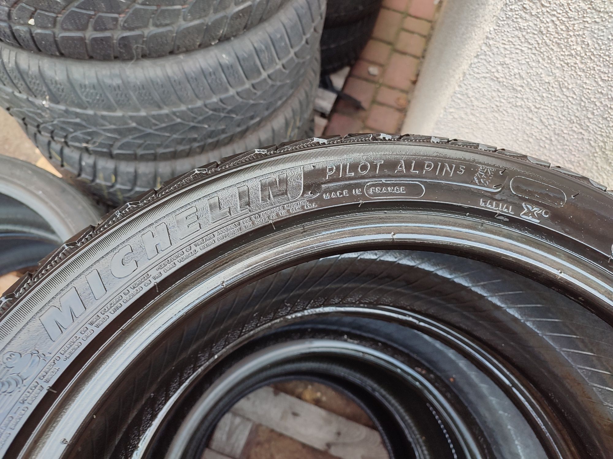 2x Opony Zimowe 235/45 R19 Michelin Pilot Alpin 5