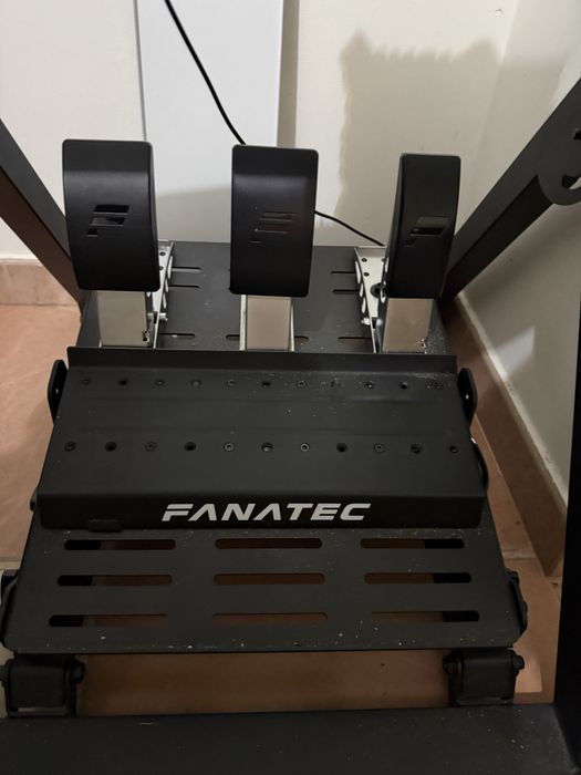 Simulador Fanatec Clubsports F1 Esports v2
