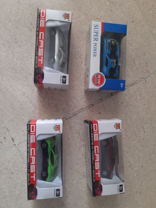 Carrinhos novos Die Cast