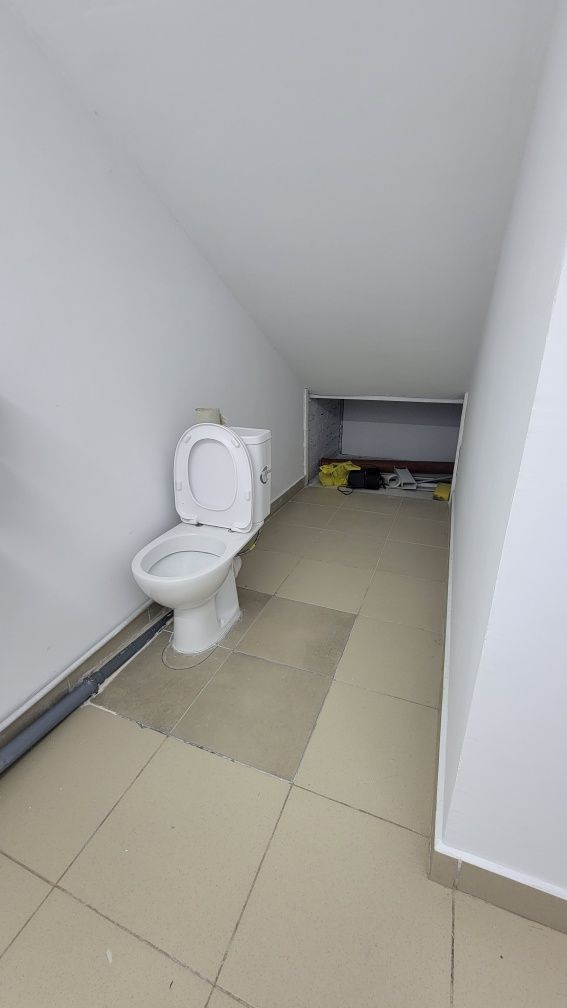 Фасадне приміщення при виїзді з Вінниці в 30м2 +(8м2). Київська 164.