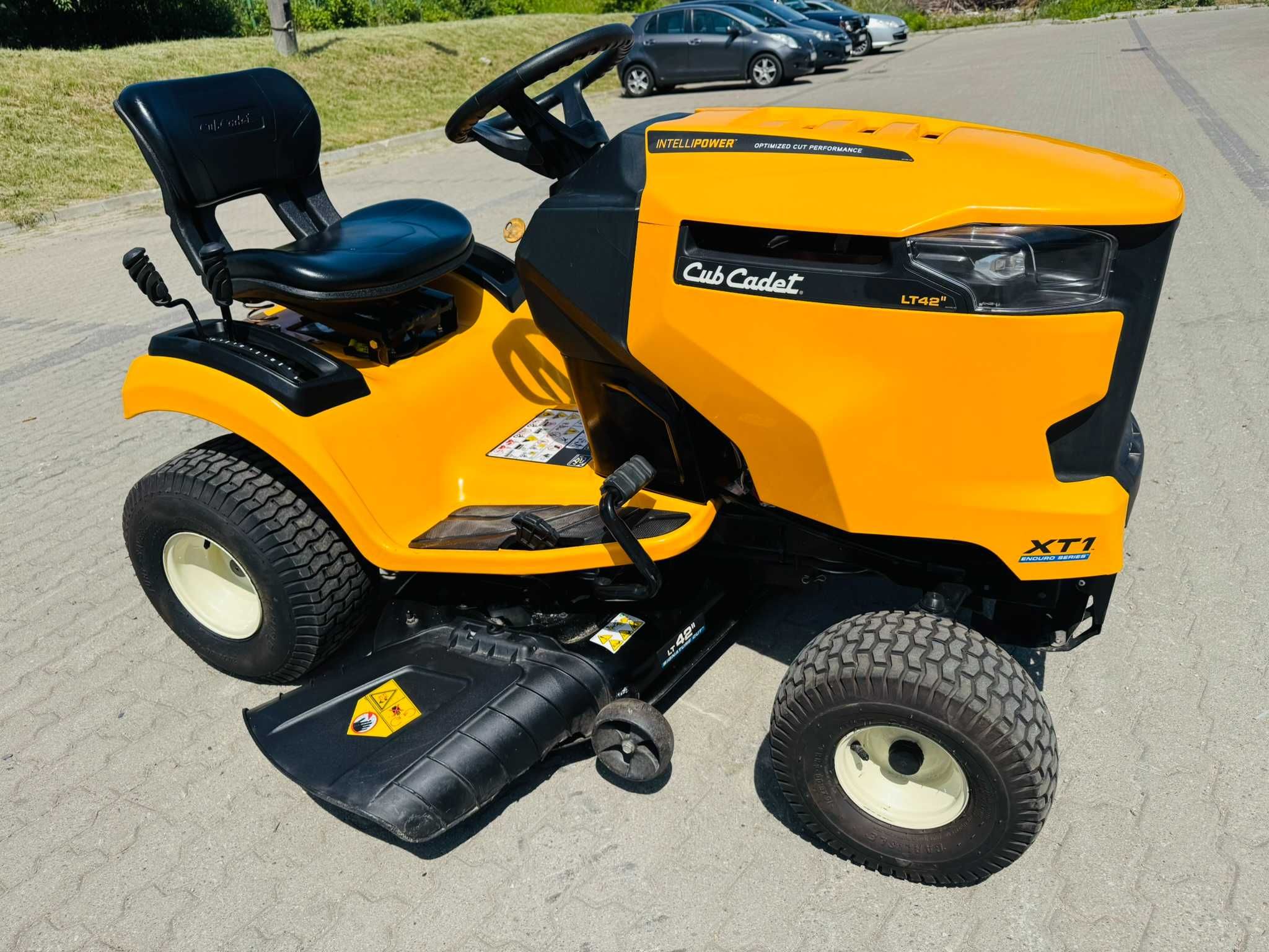 Traktorek kosiarka Cub Cadet XT1 2020r z USA IntelliPower 125 moto g.