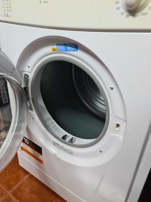 Máquina de secar roupa Indesit 7kgs
