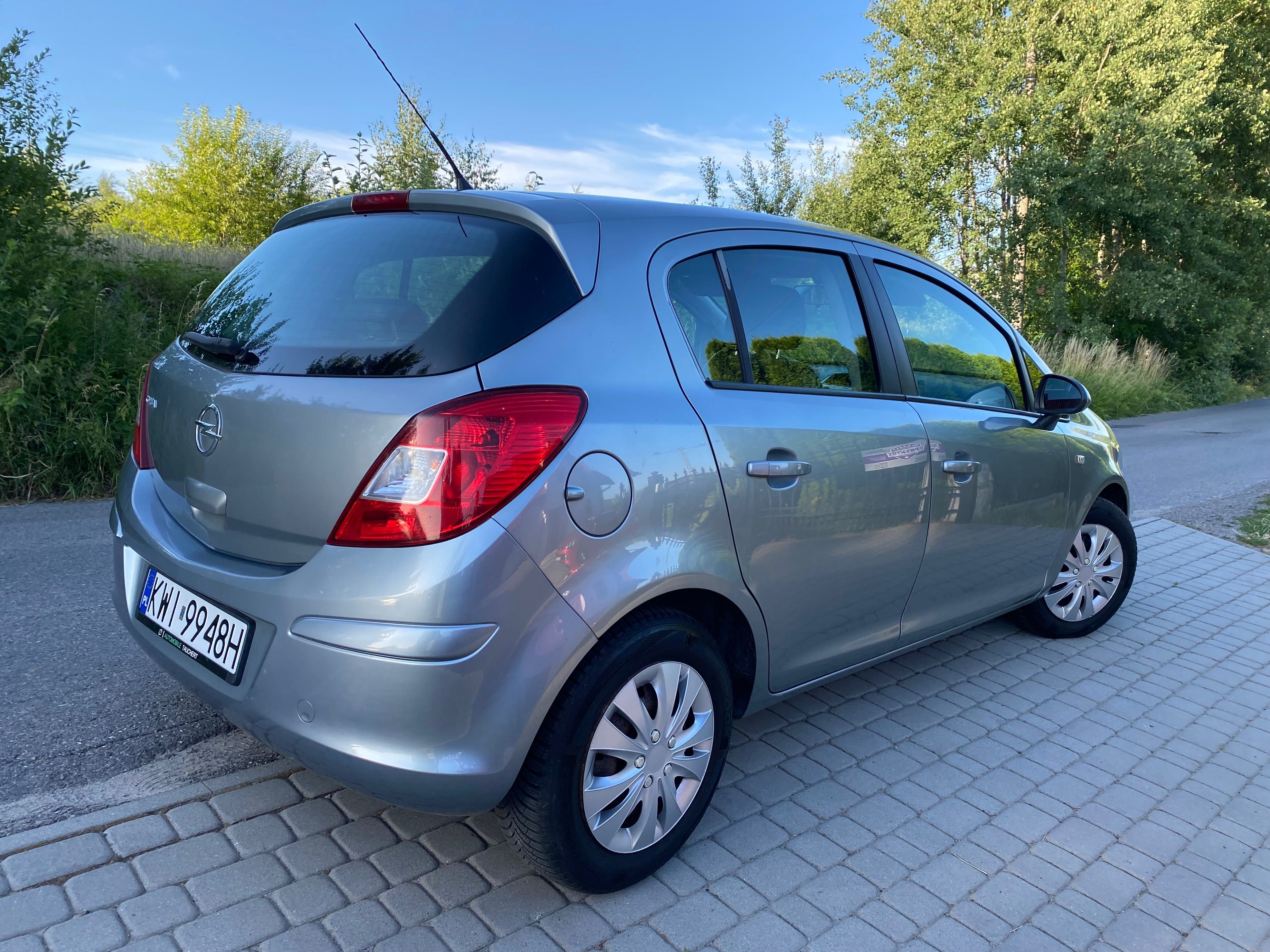 Opel Corsa 1,2 benzyna 85KM dobra wersja Gwarancja 12 mcy!