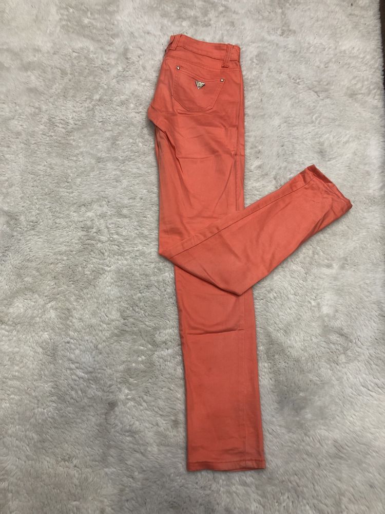 Pomaranczowe spodnie biodrowki