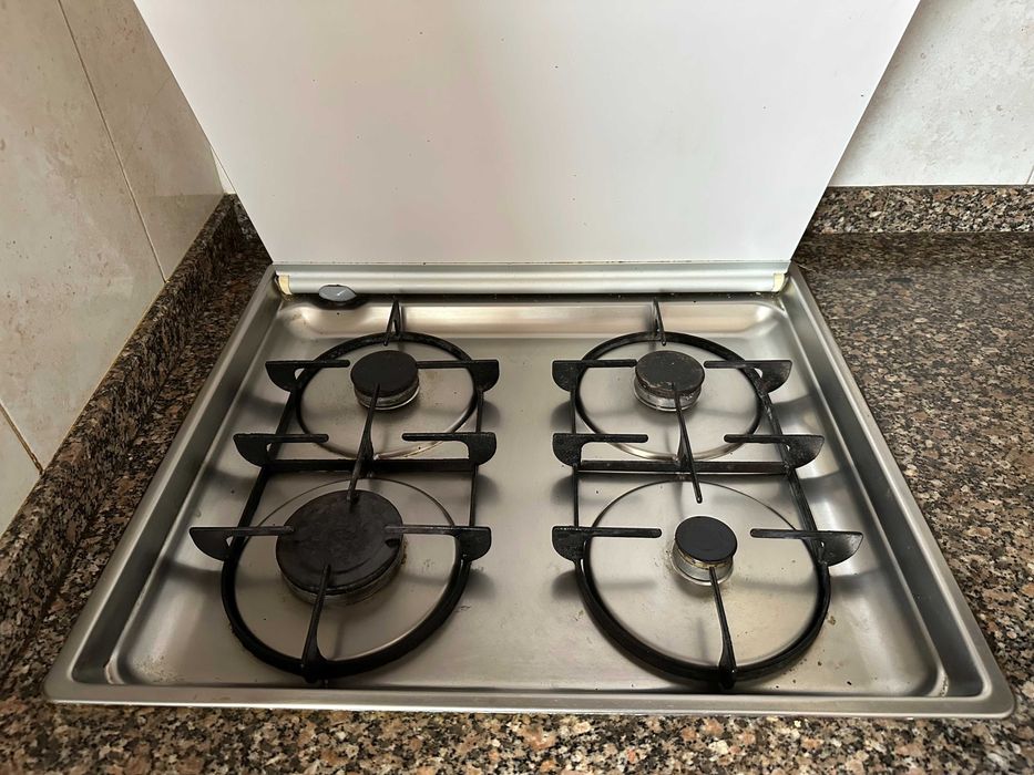 Placa a gás e forno eléctrico, marca Balay