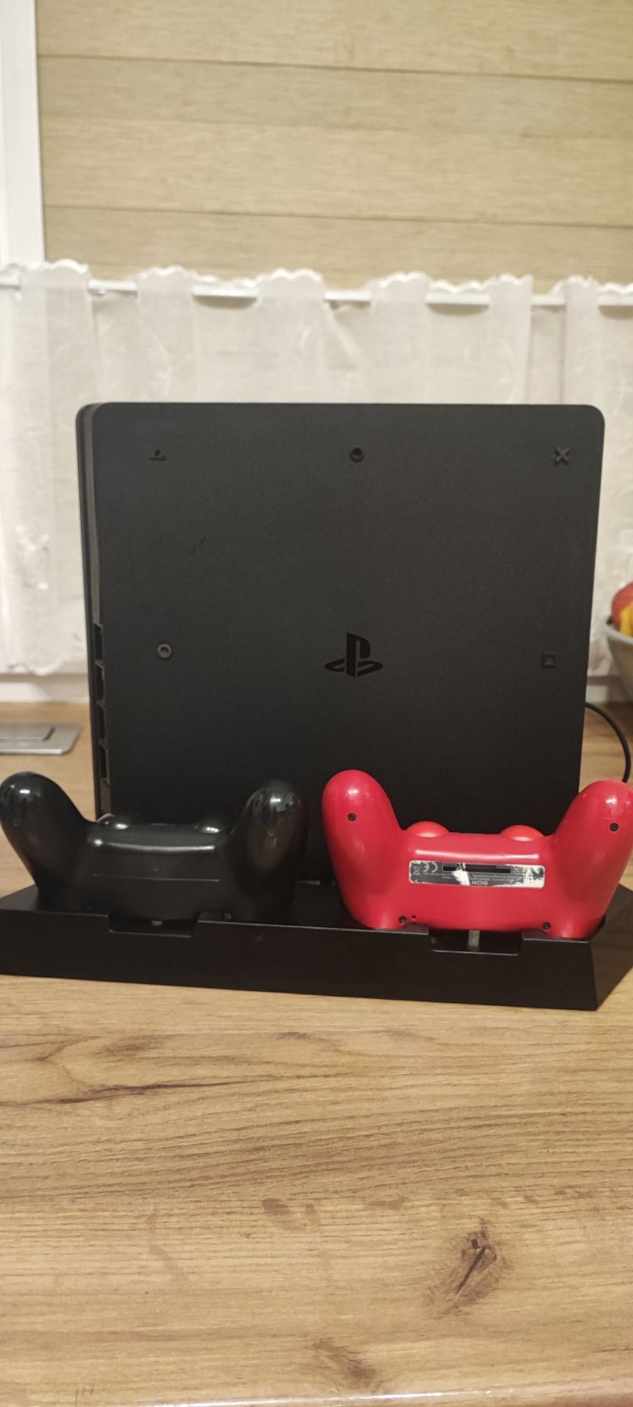 Konsola Ps4 Slim 1TB zestaw