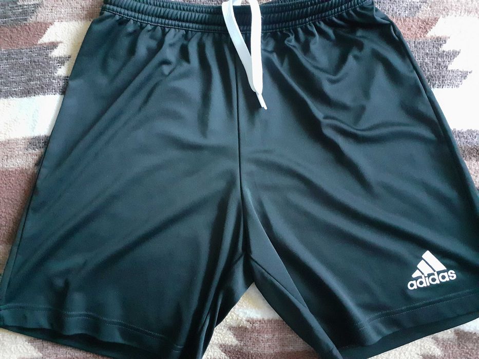 Spodenki sportowe Adidas r. S czarne
