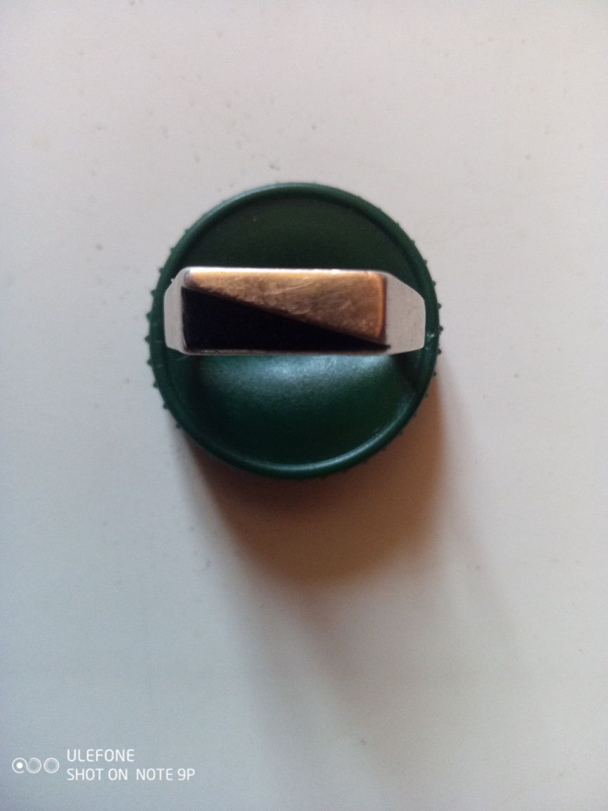 Продам серебряное кольцо
