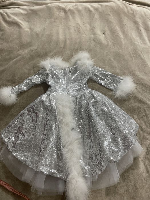 Новогодние платье с пухом
