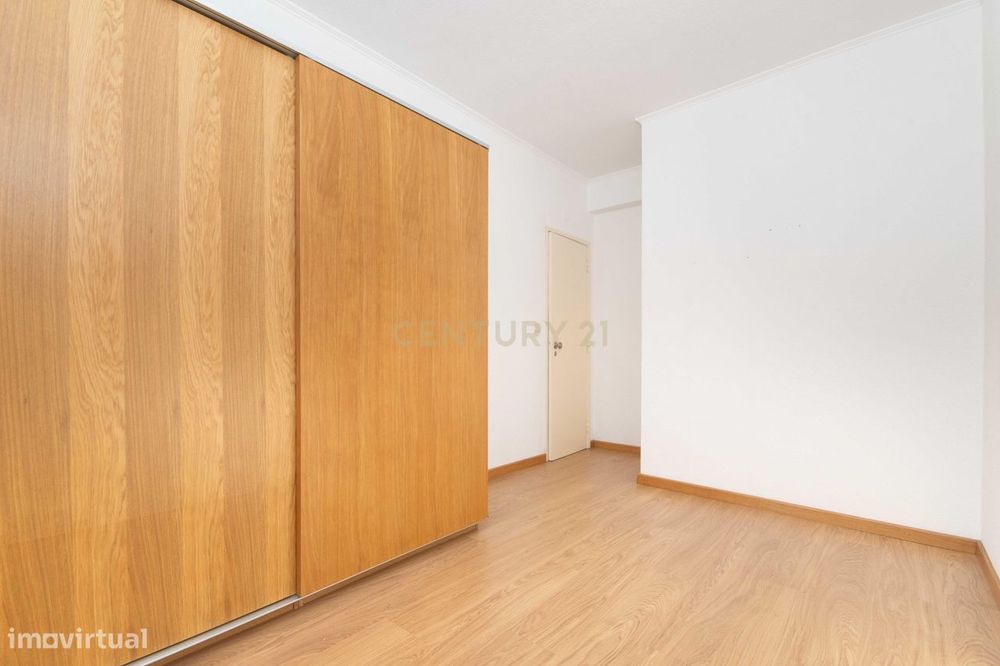 Apartamento T2 em Alhandra  #VISITAS SUSPENSAS#