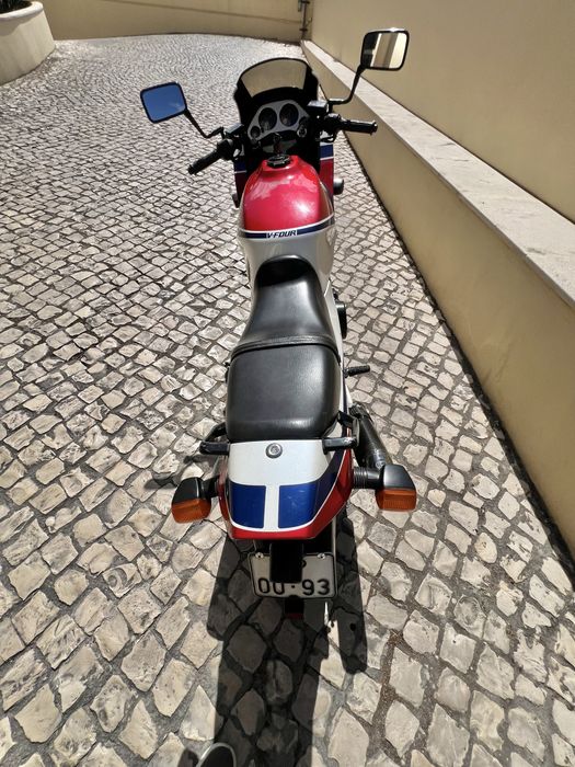 Honda VF750F Interceptor